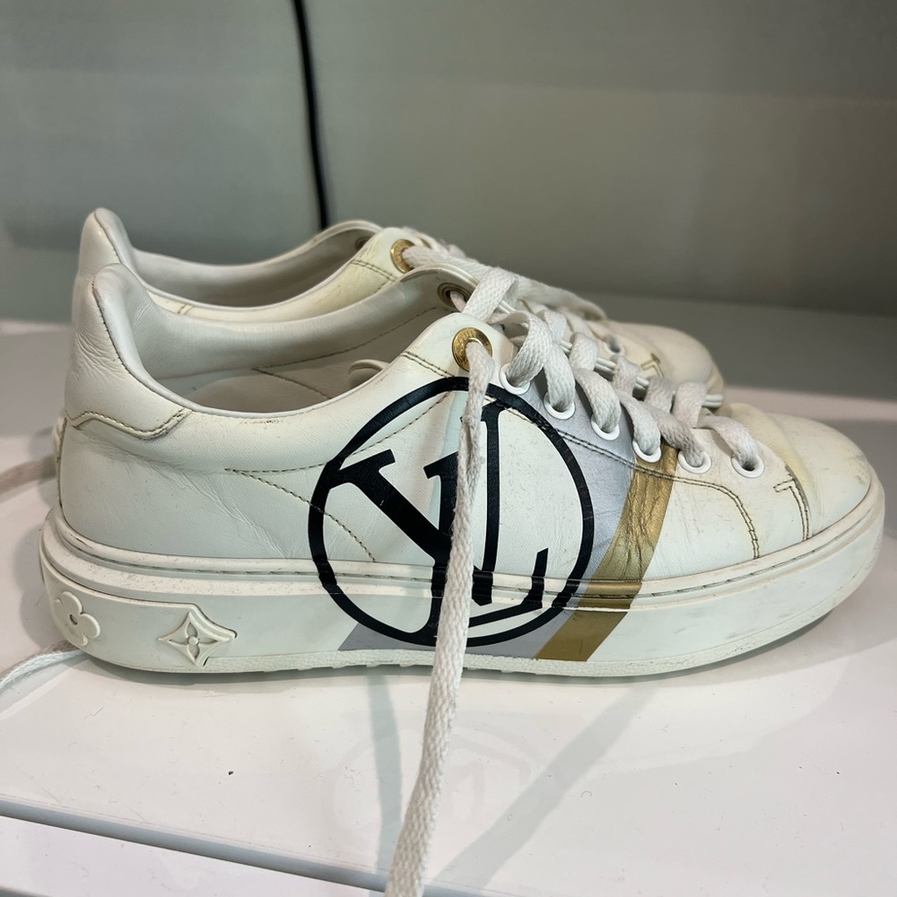 Louis Vuitton White Leather Logo Time Out Sneakers